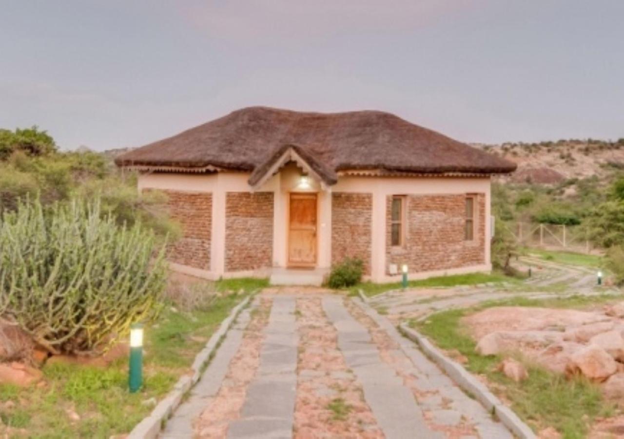 Hampi Heritage & Wilderness Resort-Jungle Lodges 贝拉里 外观 照片